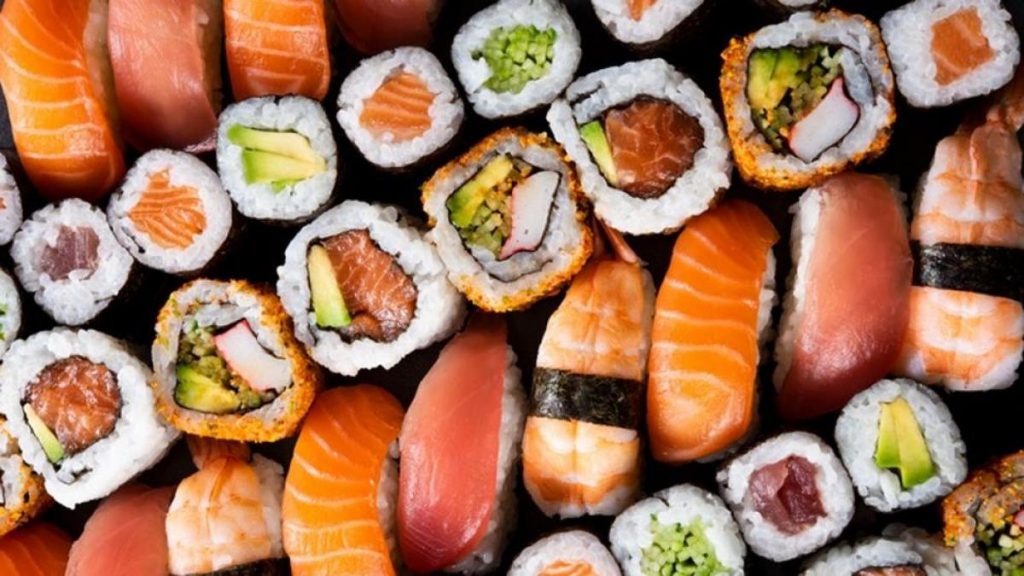 comida asiática sushi